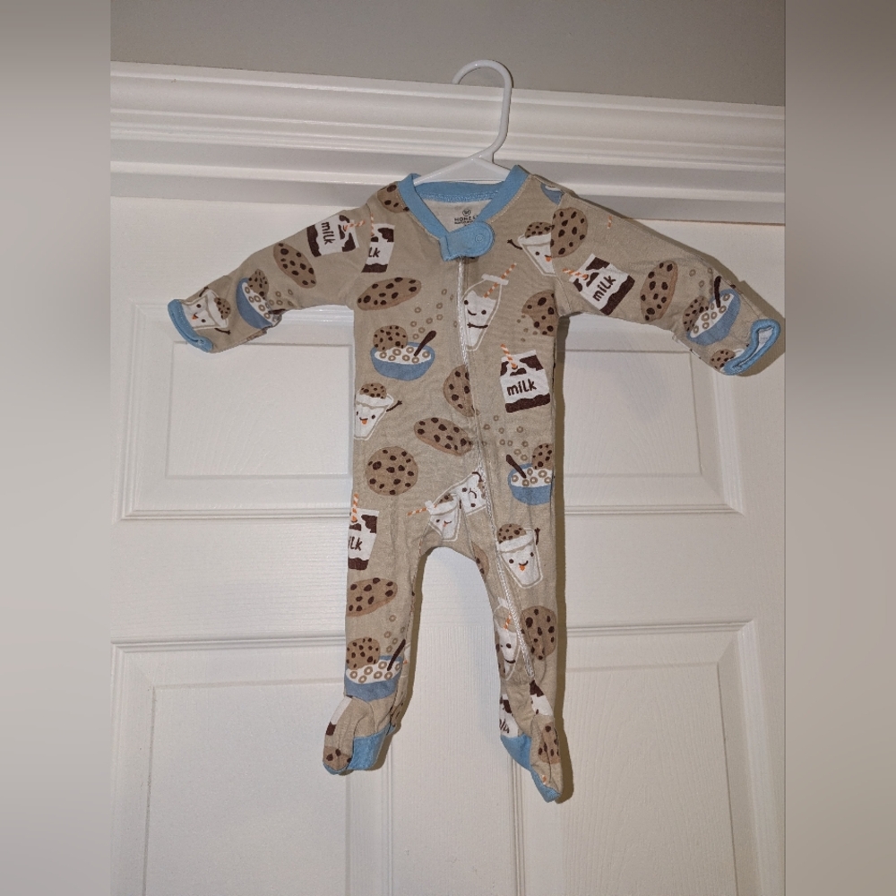 The Honest Company Beige and Light Blue Snack Time Footie